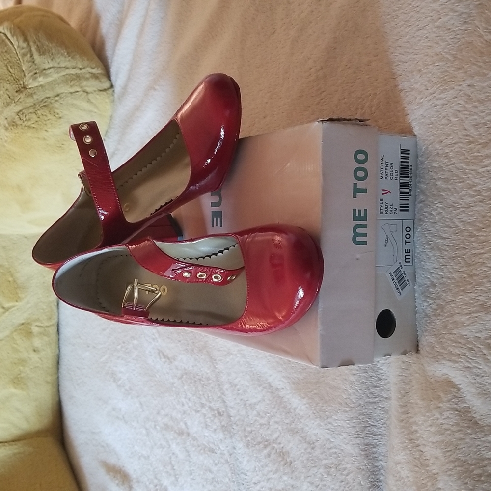 Red Pumps